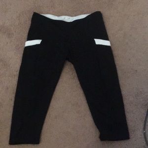 Capri/calf length yoga pants